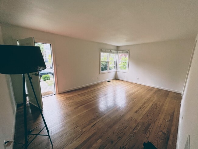 Building Photo - 54 NE Graham St