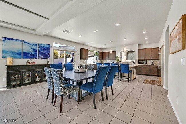 Building Photo - 6245 Carmel Crk Ave