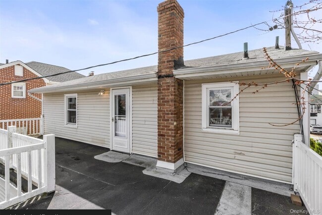 Building Photo - 311 W Penn St