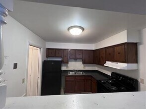 Building Photo - Apple Bailey Apartments
