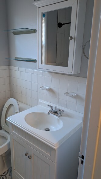 Building Photo - 409 Wakefield Dr