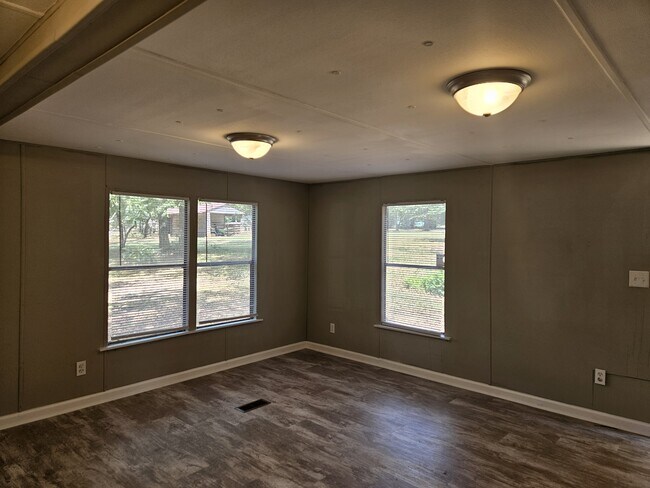 Building Photo - 3252 Colham Ferry Rd