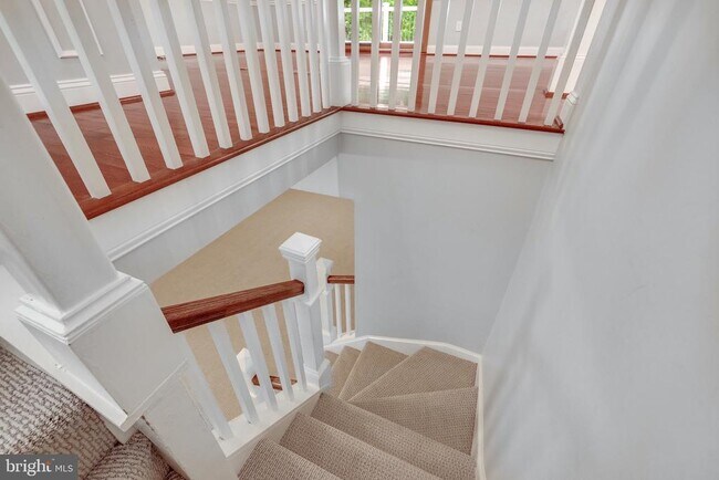 Building Photo - 9622 Cinnamon Creek Dr