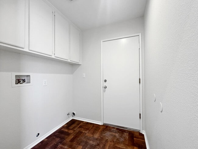 Building Photo - 78720 W Harland Dr