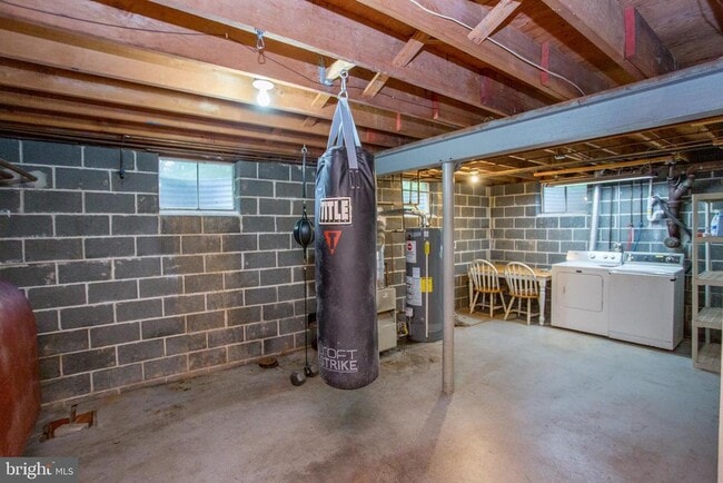 Building Photo - 415 New Rd