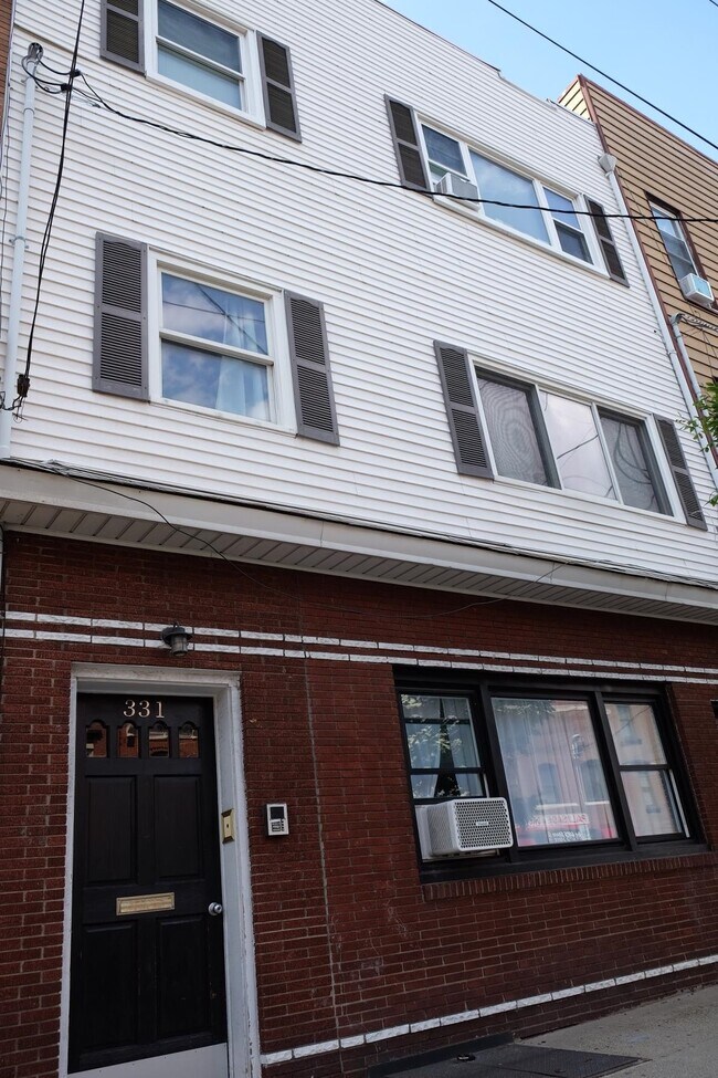 Building Photo - 331 Palisade Ave