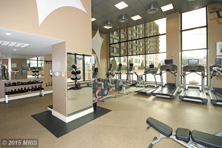 Building Photo - 2451 Midtown Ave