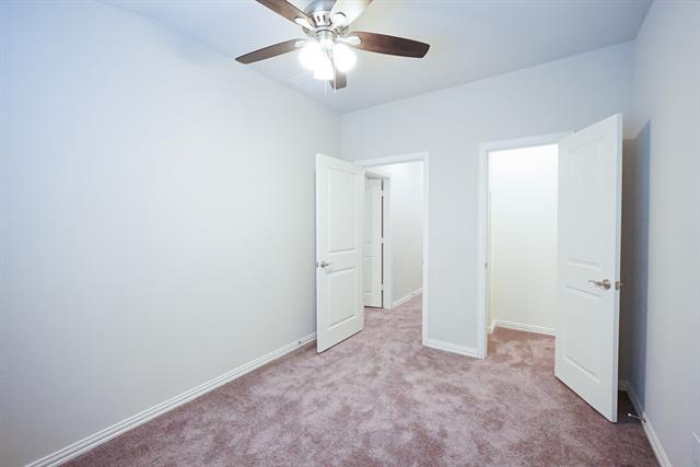 Building Photo - 3433 Solana Cir