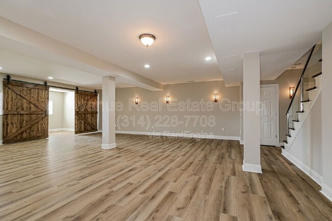 Building Photo - 8914 Hilltop Manor Dr