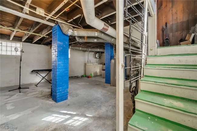 Building Photo - 1433 E 112th St