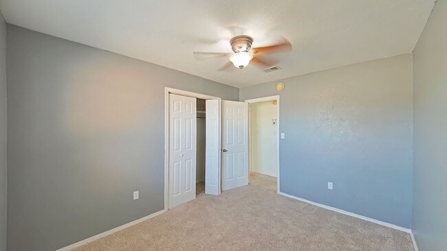 Building Photo - 7710 SW Crystal Hills Pl