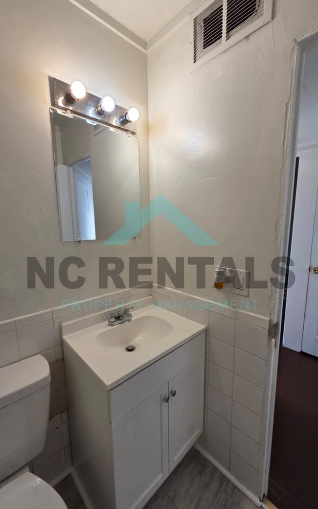 Building Photo - 1012 Nancy Ln SE