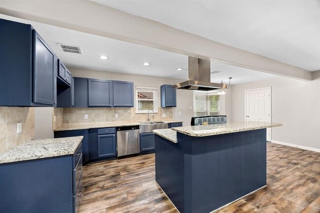 Building Photo - 24402 Pine Canyon Dr