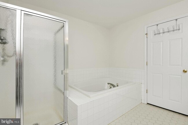 Building Photo - 26 Normandy Dr