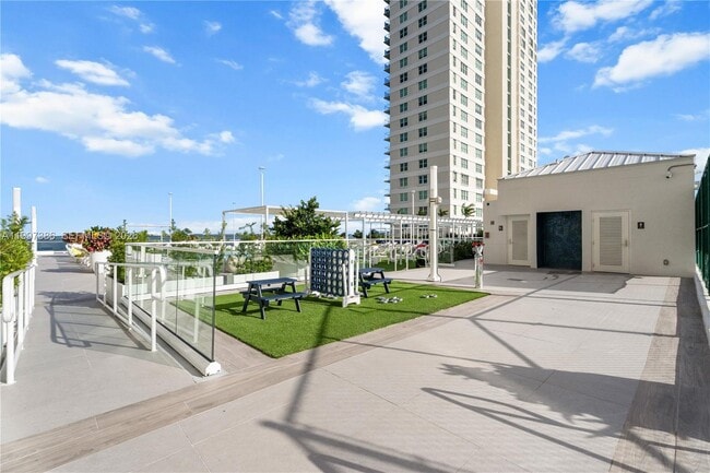 Building Photo - 770 Claughton Island Dr