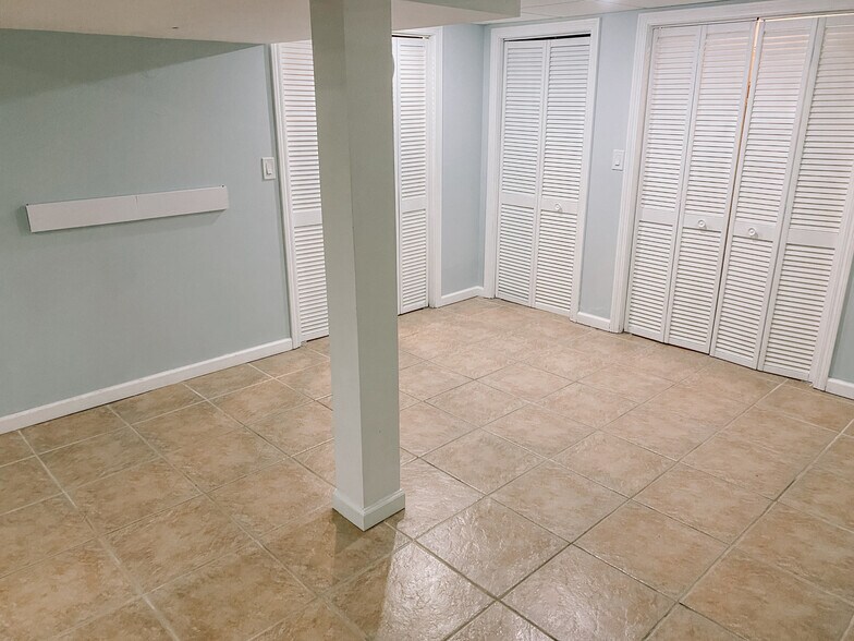 Finished Basement - 68 Salem Walk