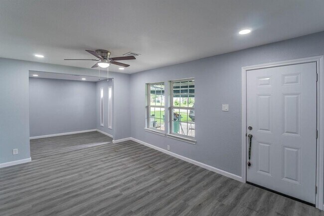 Building Photo - 4118 Groton Dr