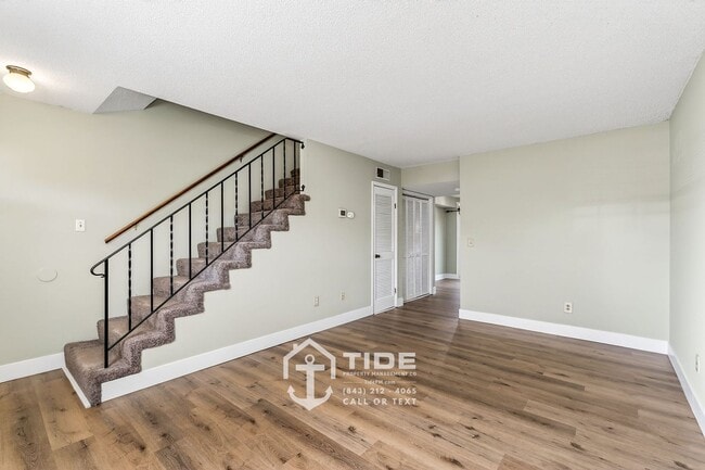 Building Photo - Coastal Convenience on James Island!