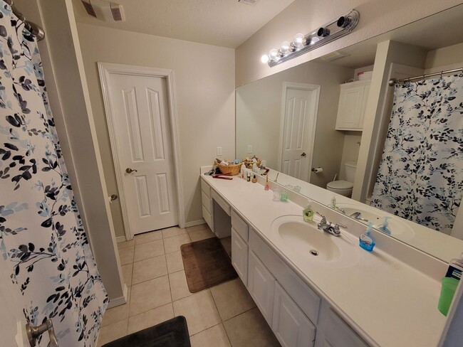 Building Photo - College Station -3 bedroom / 2 bath / 2 car garage / fenced in back yard. IN EDELWEISS GARTENS