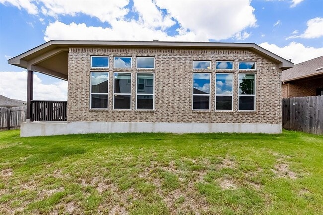Building Photo - 505 Palmilla St