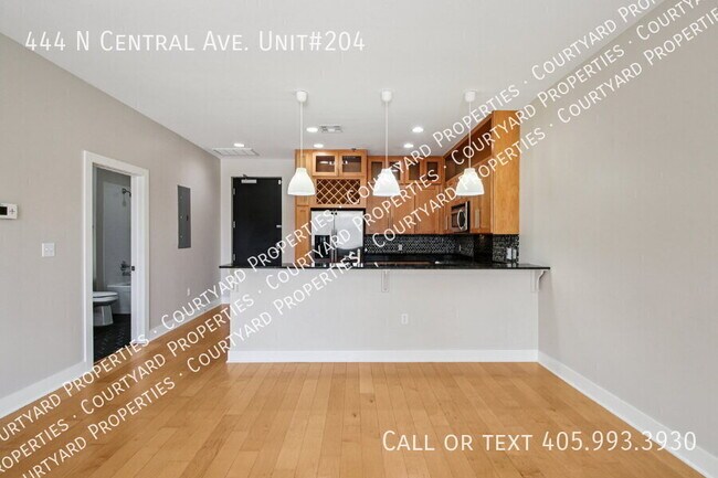 Building Photo - 444 N Central Ave