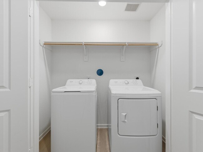 Building Photo - 25409 Carnation Ct