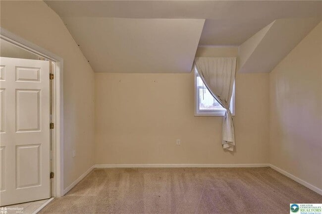 Building Photo - 2811 Kingsview Ave