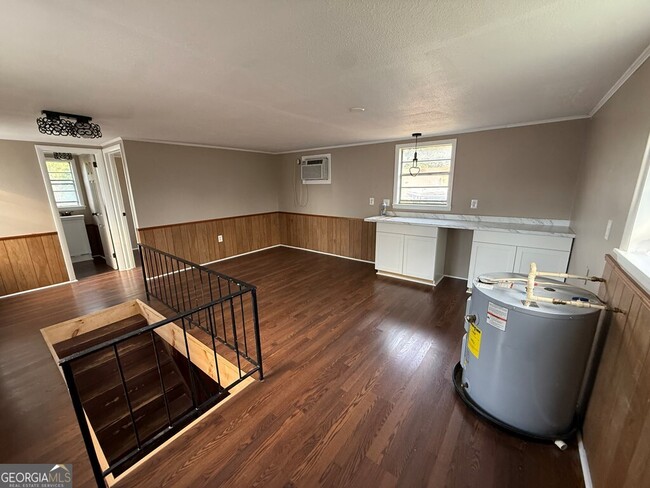 Building Photo - 412 Roberson St