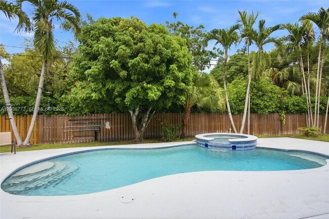 Building Photo - 15845 SW 87th Ave