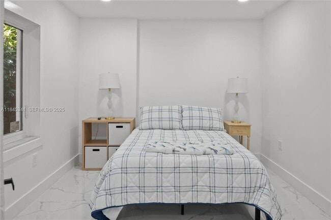 Building Photo - 1310 SW 76th Ave