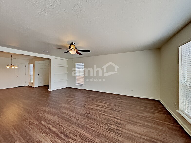 Building Photo - 6550 Garden Trail Ct