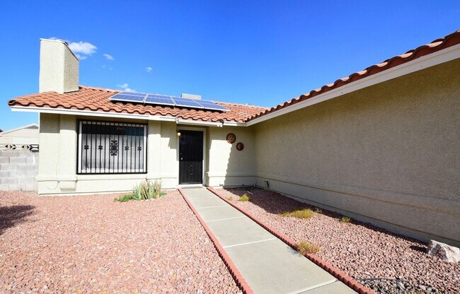 Building Photo - Spacious 2 Bedroom, 2 Bath Single-Story Home