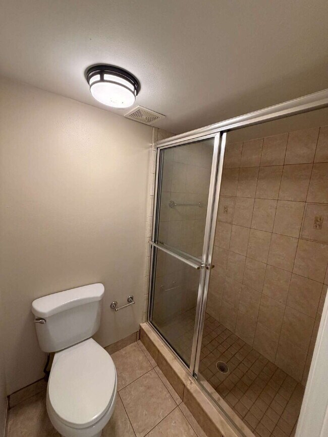 Building Photo - PRIVATE POOL HOME | 3 BED / 2 BATH | FENCED YARD | GARAGE | PET FRIENDLY