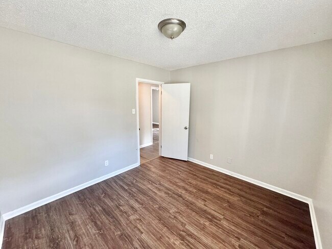 Building Photo - 3688 Mozelle St