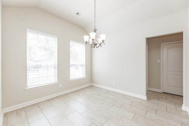 Building Photo - 23818 Hawthorn Dale Ct