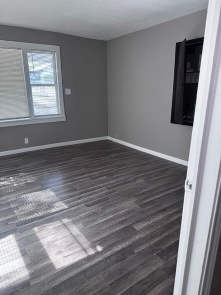 Building Photo - 2312 Ross Ave