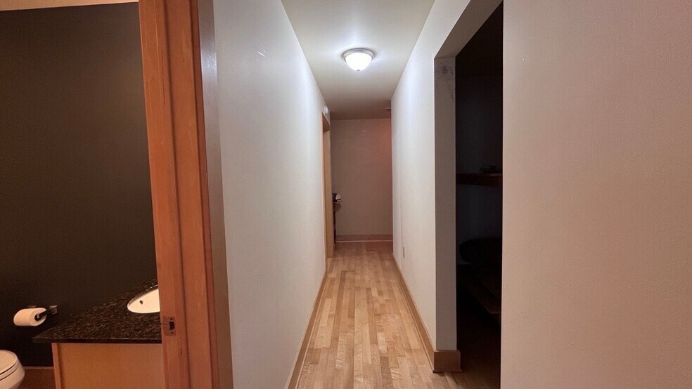 Building Photo - 333 W Mifflin St