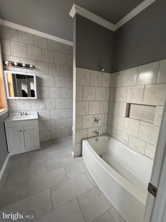 Building Photo - 2025 N 62nd St