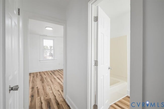 Building Photo - 1609 Buren St