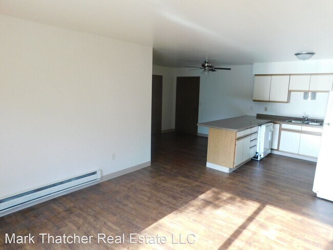 Building Photo - 215 Weed St