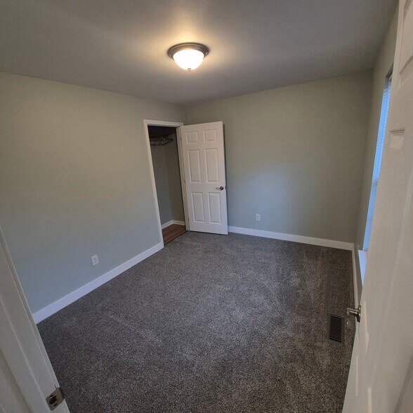 Building Photo - 25 Lyles Rd