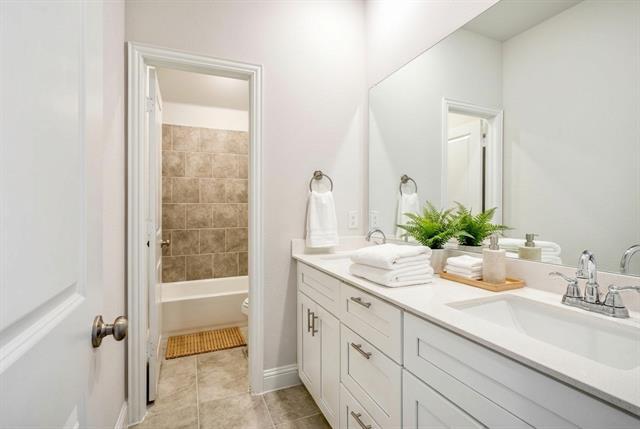 Building Photo - 3512 Lillian Ct