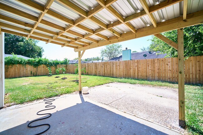 Building Photo - 7214 Westbranch Dr