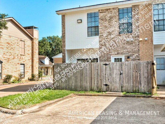 Building Photo - Charming Two-Story 2-Bedroom 1.5 Bathroom ...