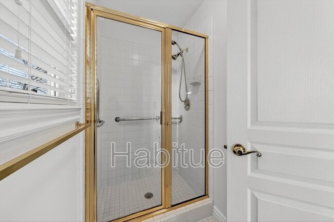 Building Photo - 393 E Trailside Dr