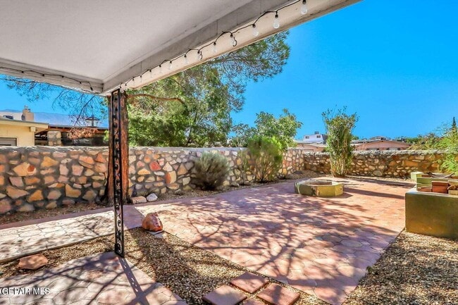 Building Photo - 6622 Dawn Dr