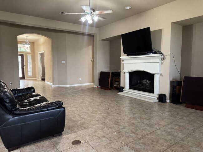 Building Photo - 21511 Avalon Queen Dr