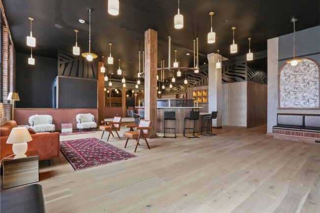 Building Photo - 1148 S Peters St