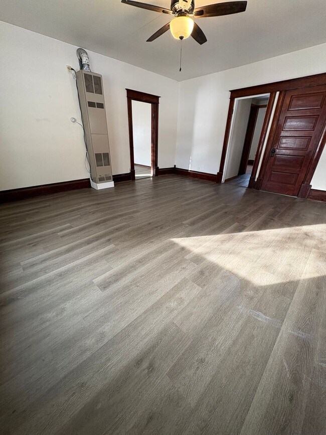 Building Photo - THR -03- Galesville