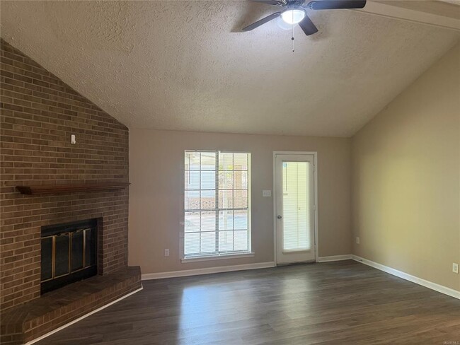 Building Photo - 1206 Kingston Green Dr